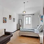 Casa Leah