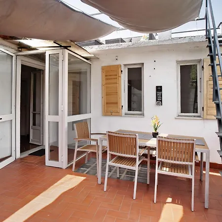 Casa Leah אימפריה